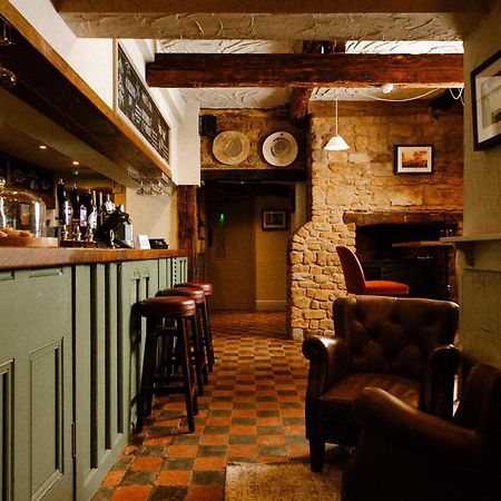 The Olde Coach House Inn Ashby Saint Ledgers Buitenkant foto