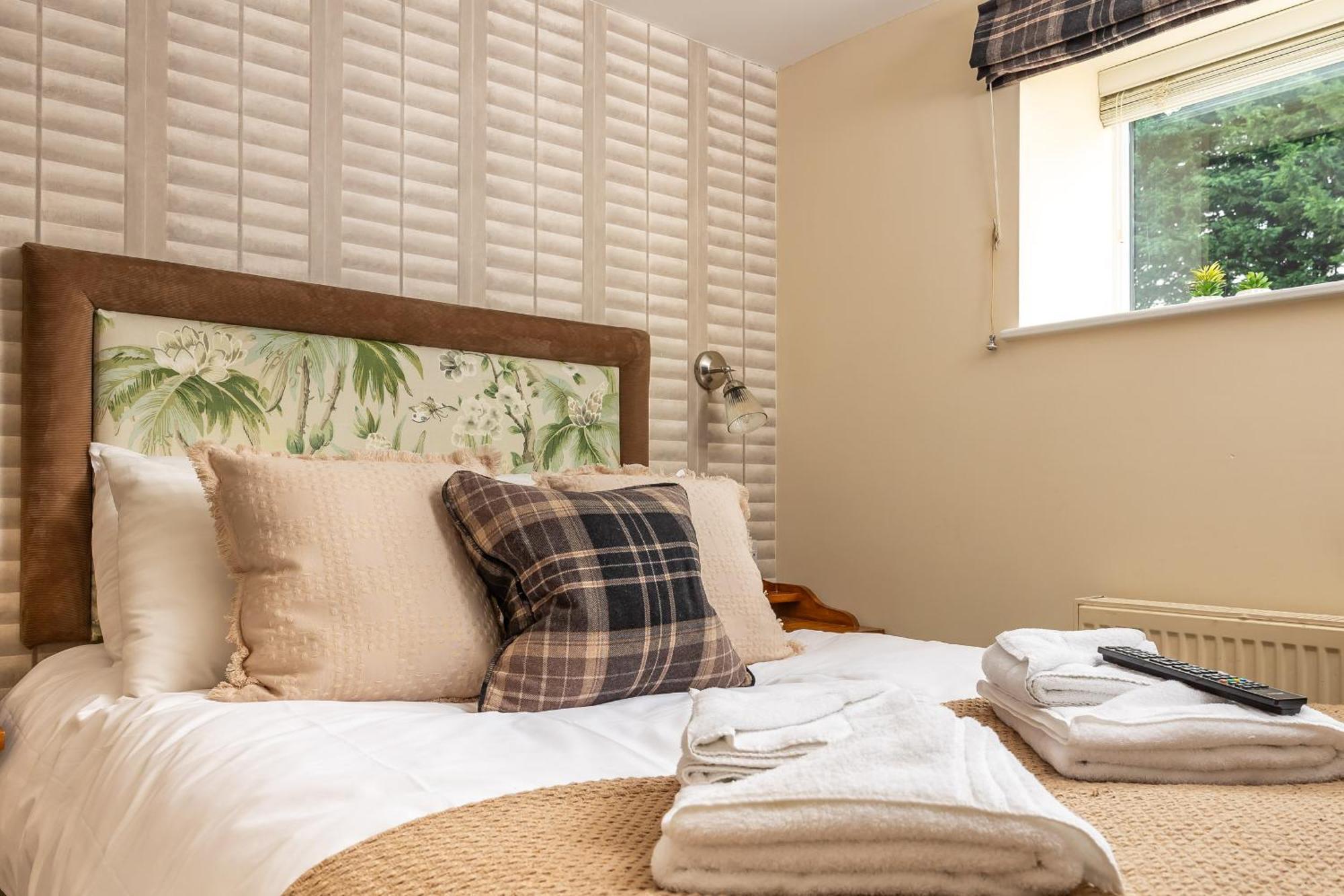 The Olde Coach House Inn Ashby Saint Ledgers Buitenkant foto