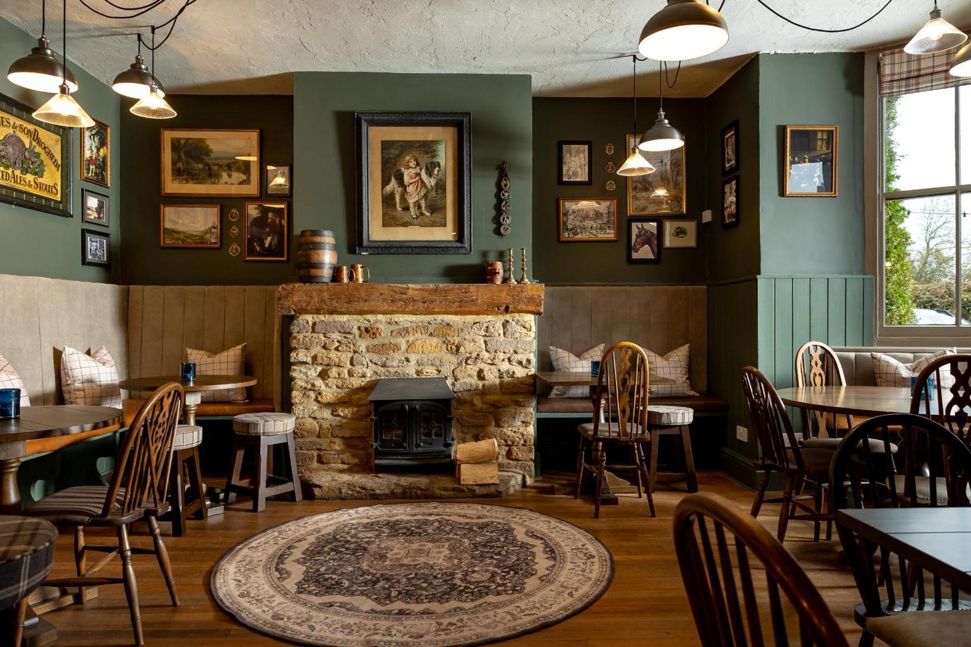 The Olde Coach House Inn Ashby Saint Ledgers Buitenkant foto