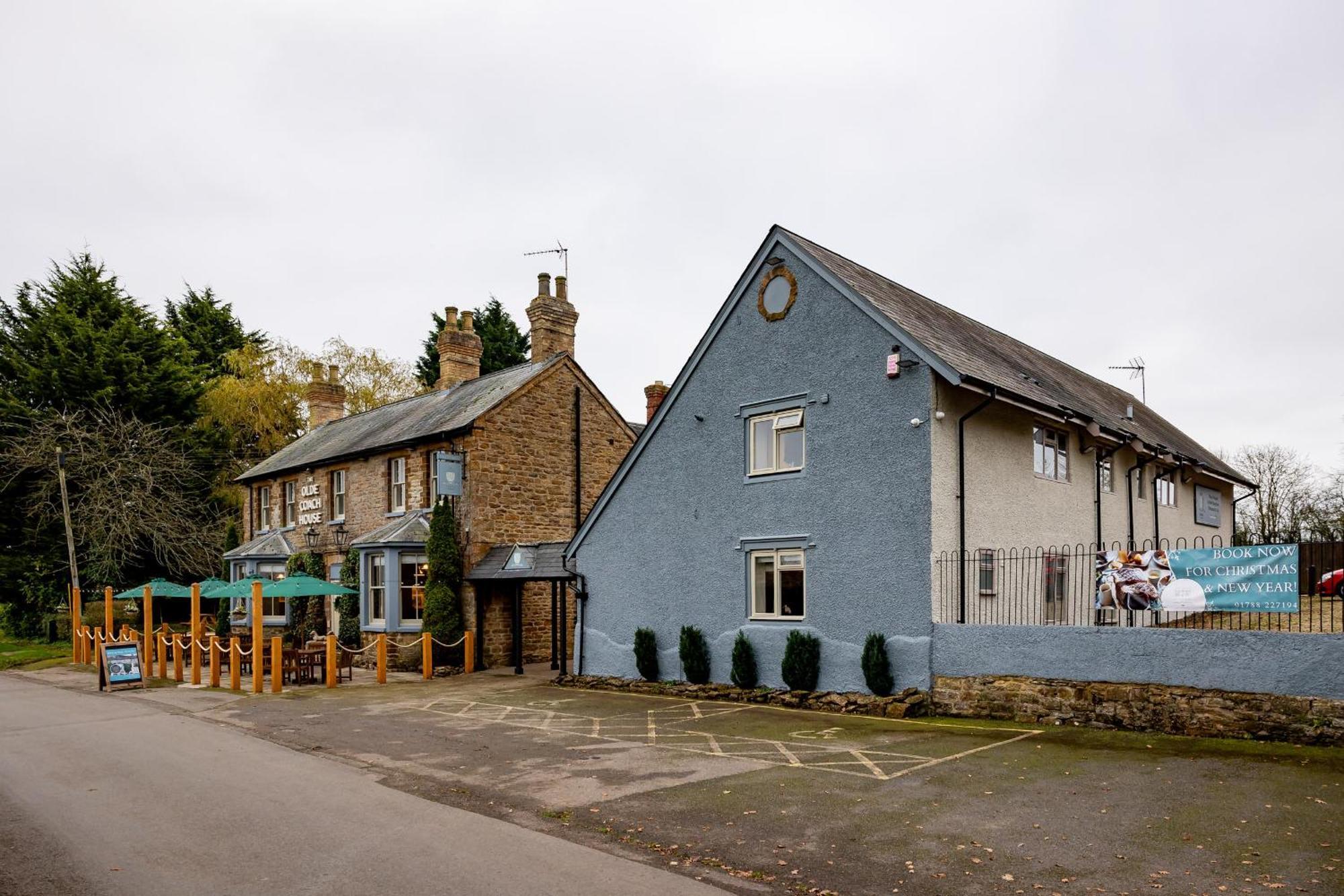 The Olde Coach House Inn Ashby Saint Ledgers Buitenkant foto