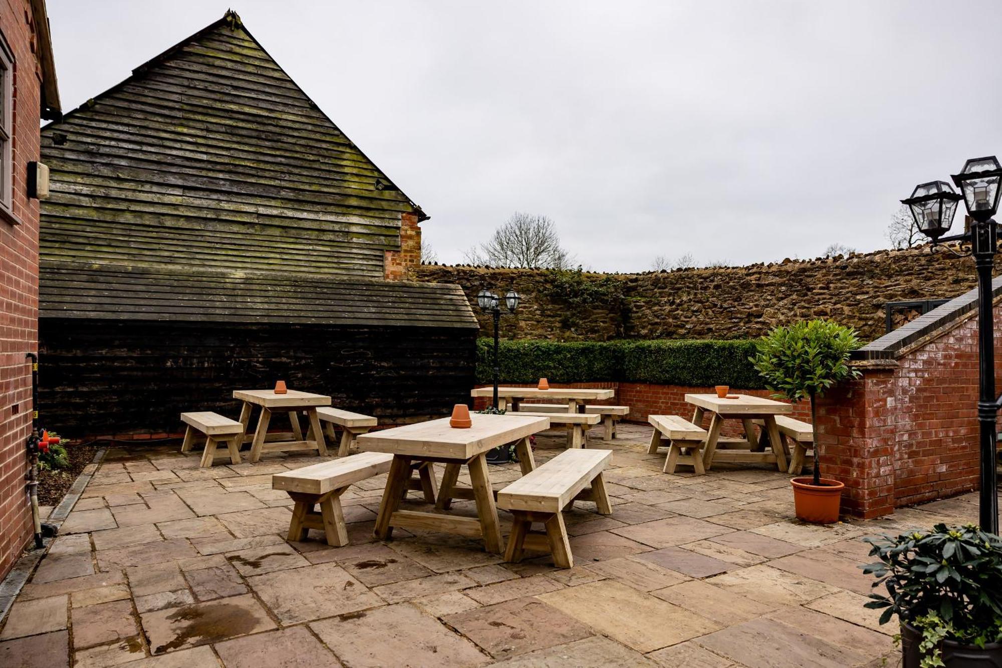 The Olde Coach House Inn Ashby Saint Ledgers Buitenkant foto