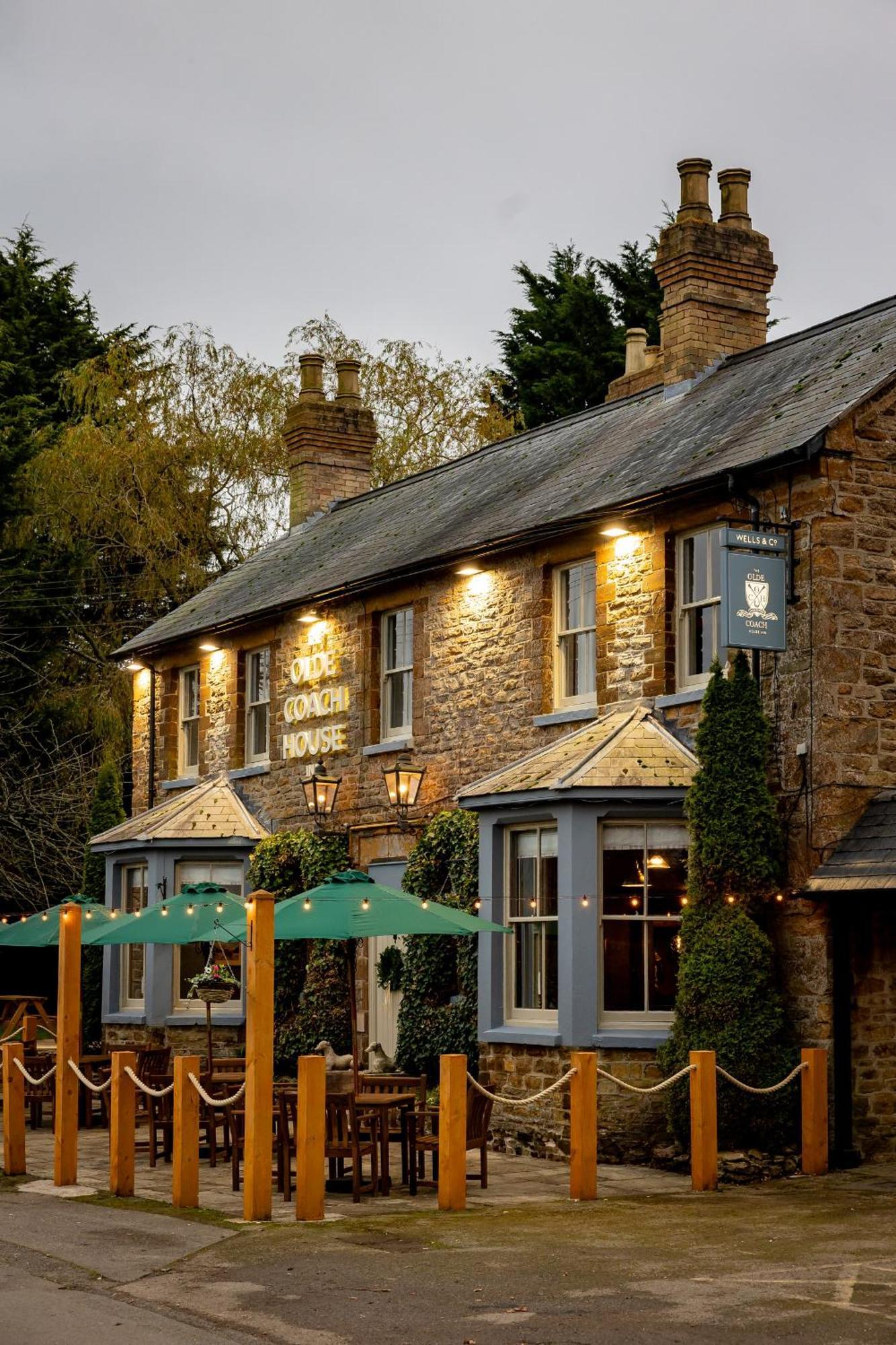 The Olde Coach House Inn Ashby Saint Ledgers Buitenkant foto