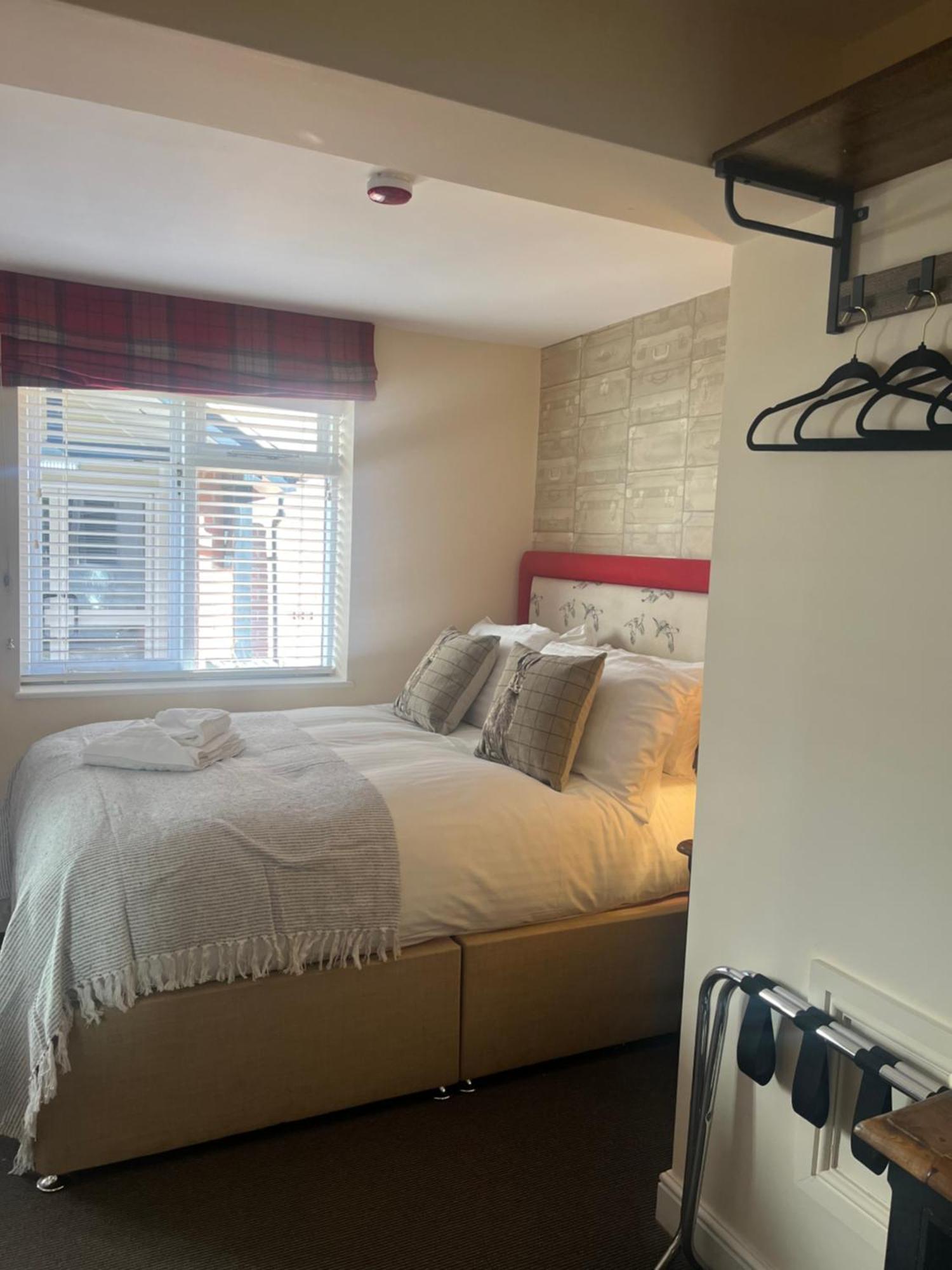 The Olde Coach House Inn Ashby Saint Ledgers Kamer foto