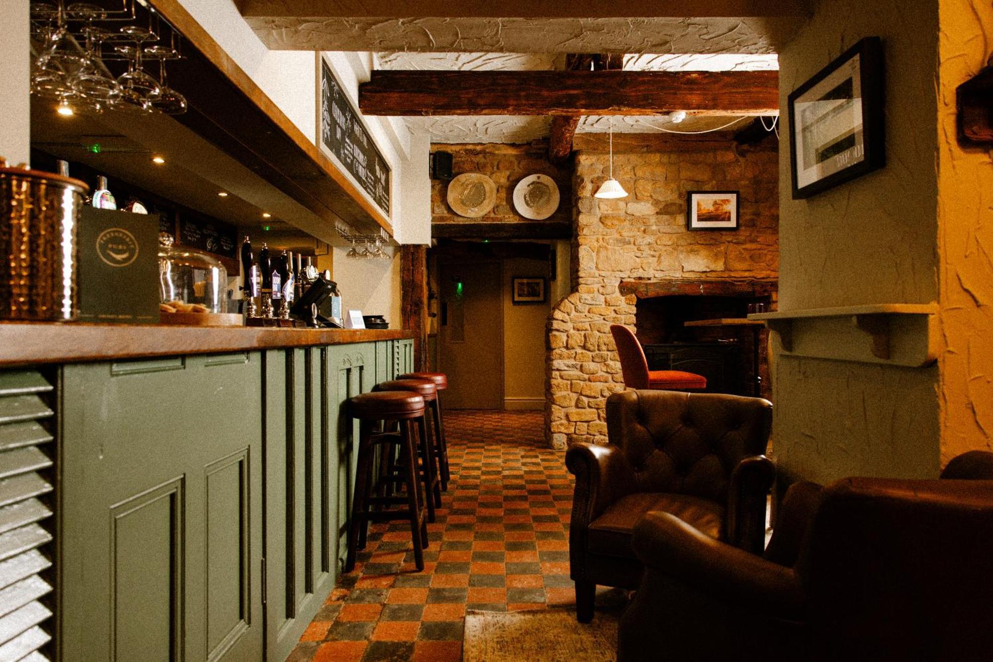 The Olde Coach House Inn Ashby Saint Ledgers Buitenkant foto