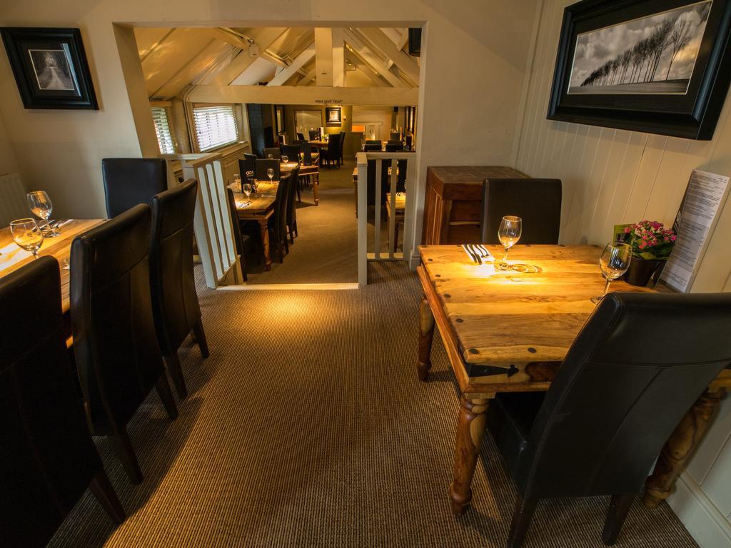 The Olde Coach House Inn Ashby Saint Ledgers Buitenkant foto