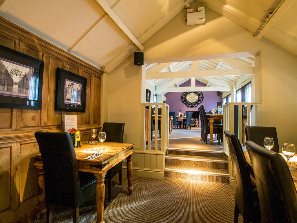 The Olde Coach House Inn Ashby Saint Ledgers Buitenkant foto