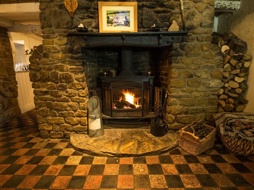 The Olde Coach House Inn Ashby Saint Ledgers Buitenkant foto