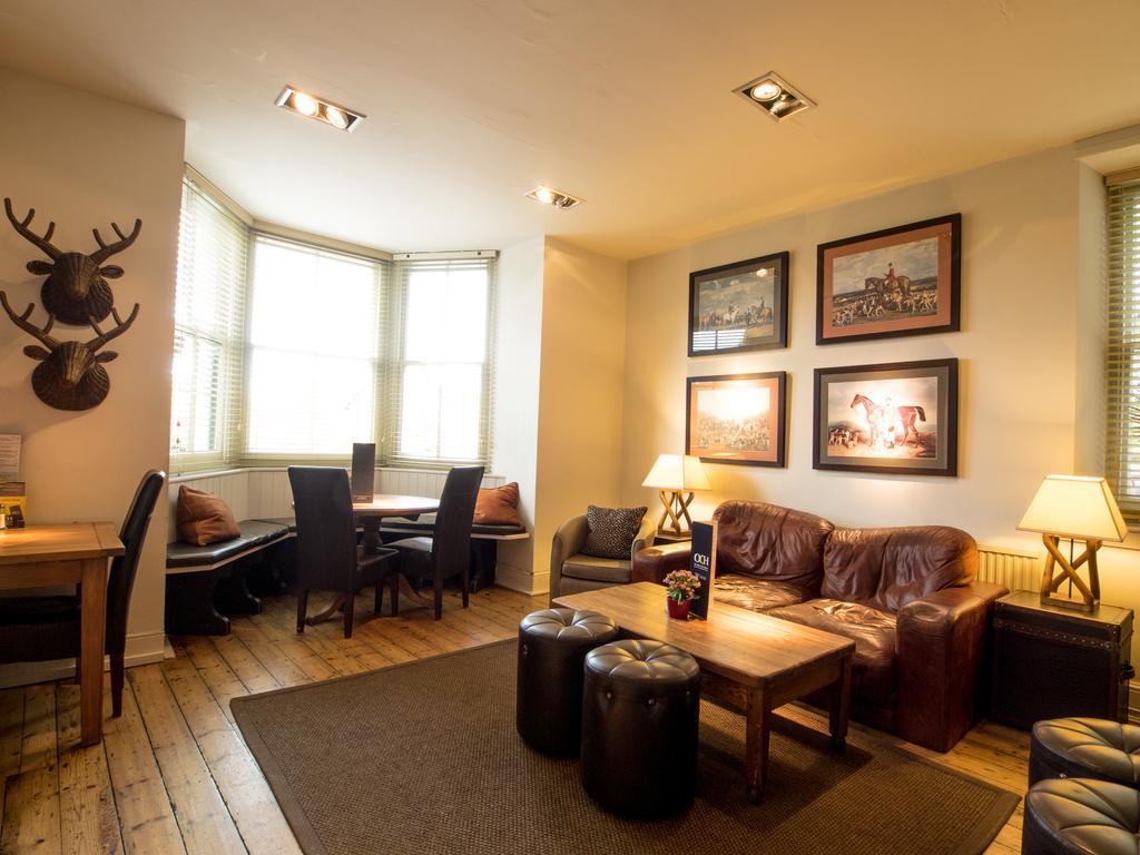 The Olde Coach House Inn Ashby Saint Ledgers Buitenkant foto