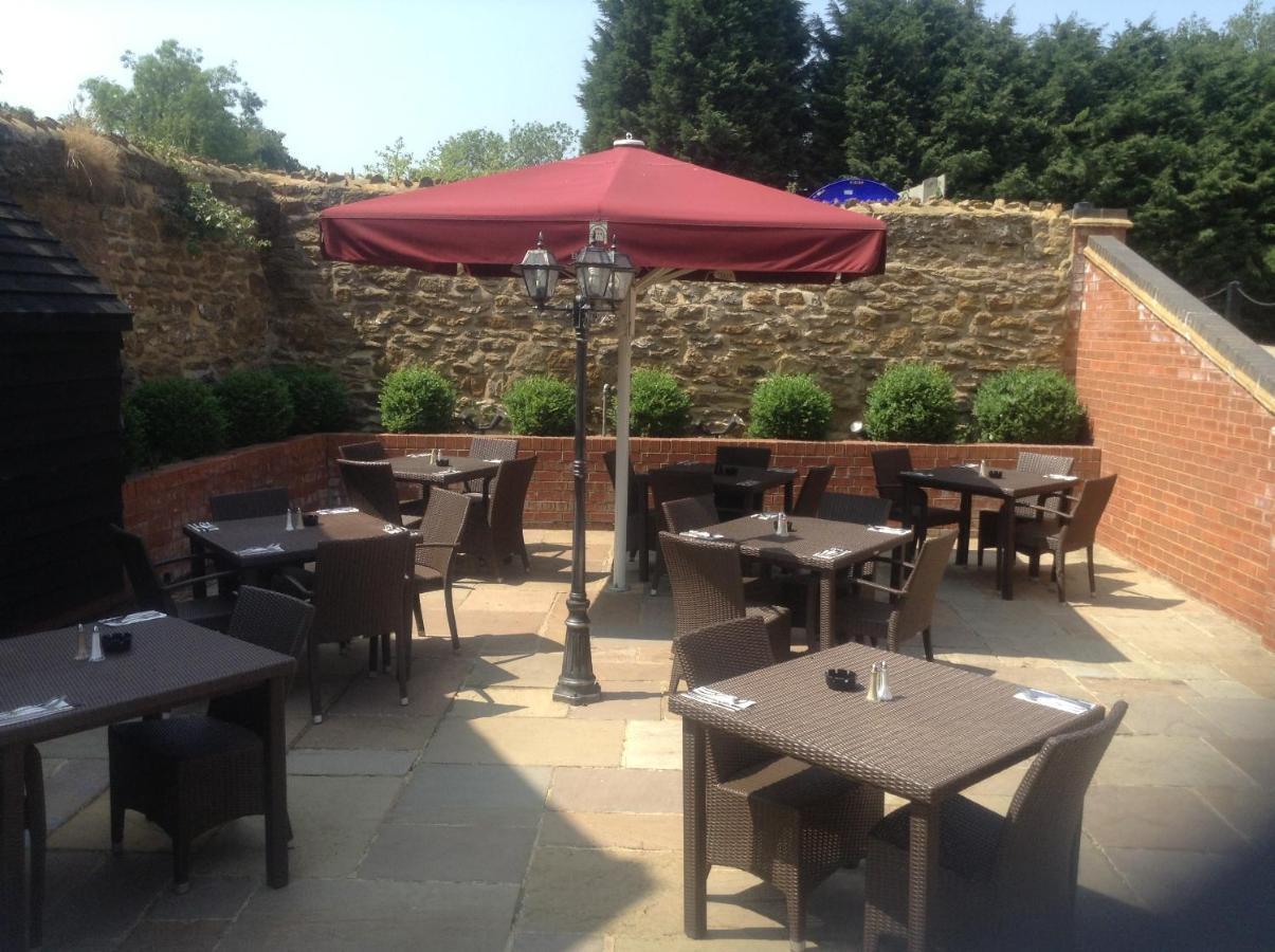 The Olde Coach House Inn Ashby Saint Ledgers Buitenkant foto